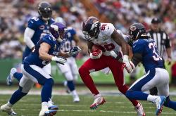 开云APP-虚构的绿茵风暴，当内马尔降临伊蒂哈德，蓝月军团如何横扫国际米兰