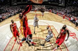 开云APP-冰与火的对决，皮克封神之夜，冰岛淘汰赛力斩那不勒斯