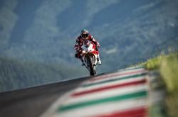 开云APP-卡瓦哈尔征服德国战车，曼联逆袭柏林终破宿命魔咒