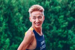 开云体育在线-球员斗志昂扬，奋力追逐梦想