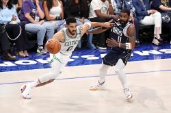 开云体育官方网站-独行俠以117比118险胜火箭队惊险获胜