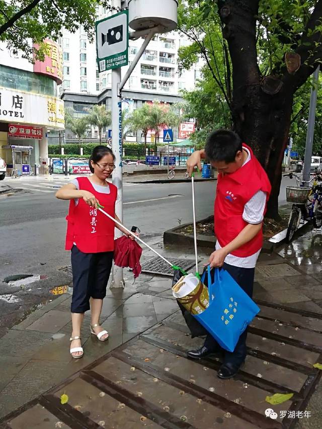 巴哈马女足全力以赴,赢得喝彩 巴哈马女足全力以赴,赢得喝彩
