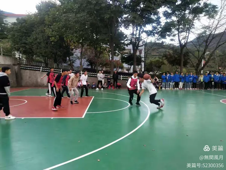 巴哈马女足全力以赴,赢得喝彩 巴哈马女足全力以赴,赢得喝彩