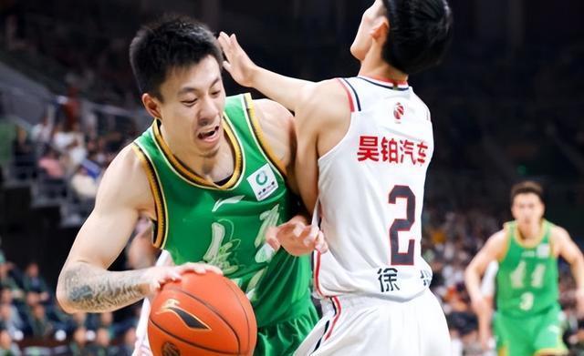 心理对决！广东队迎战四川队，谁将更胜一筹？