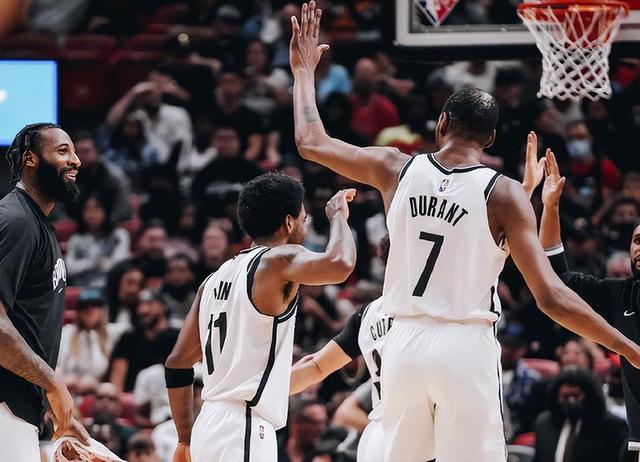 篮网大胜热火，取得季后赛首胜