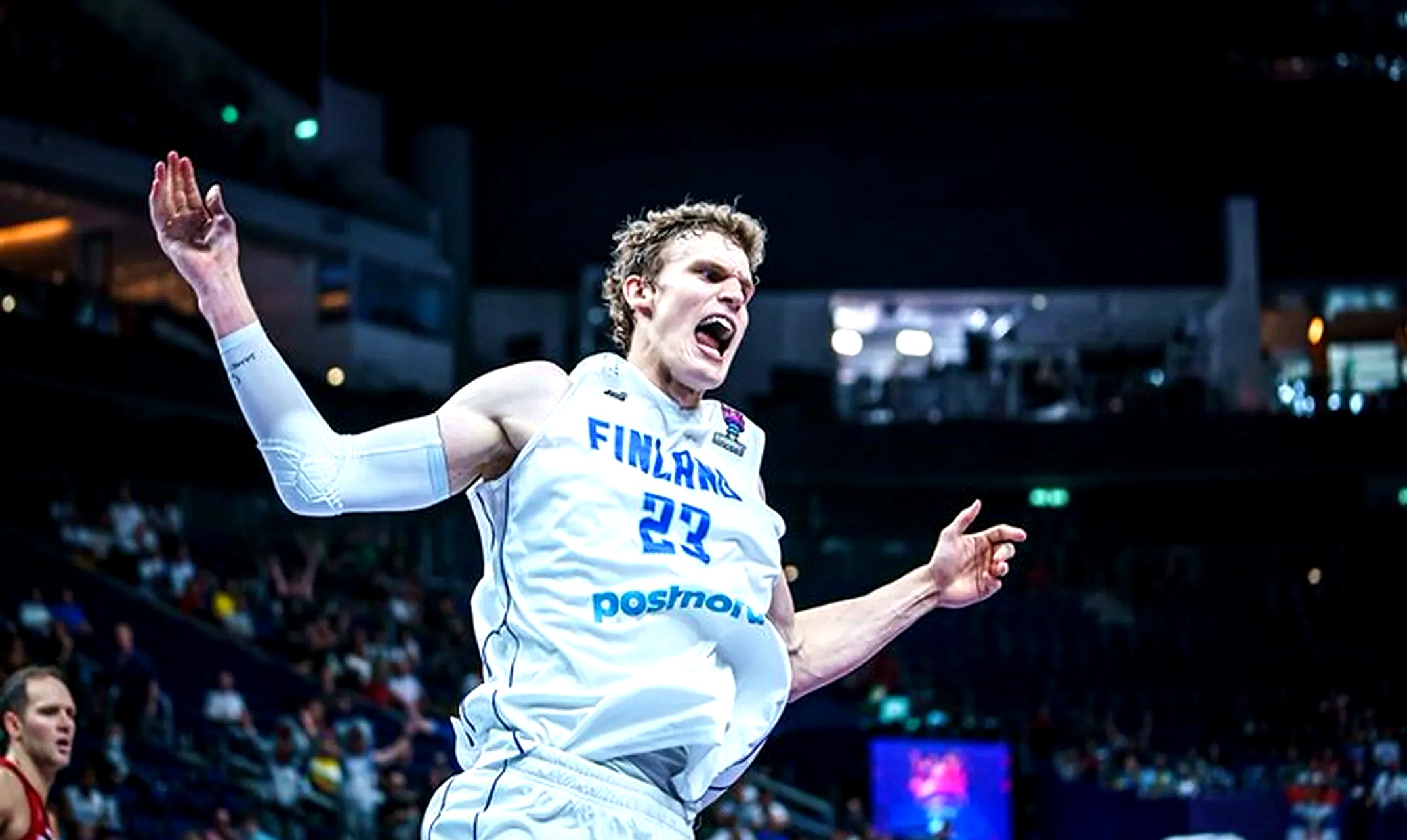 球员在比赛中的关键发挥成为球队胜利的保证 球员在比赛中的关键发挥成为球队胜利的保证