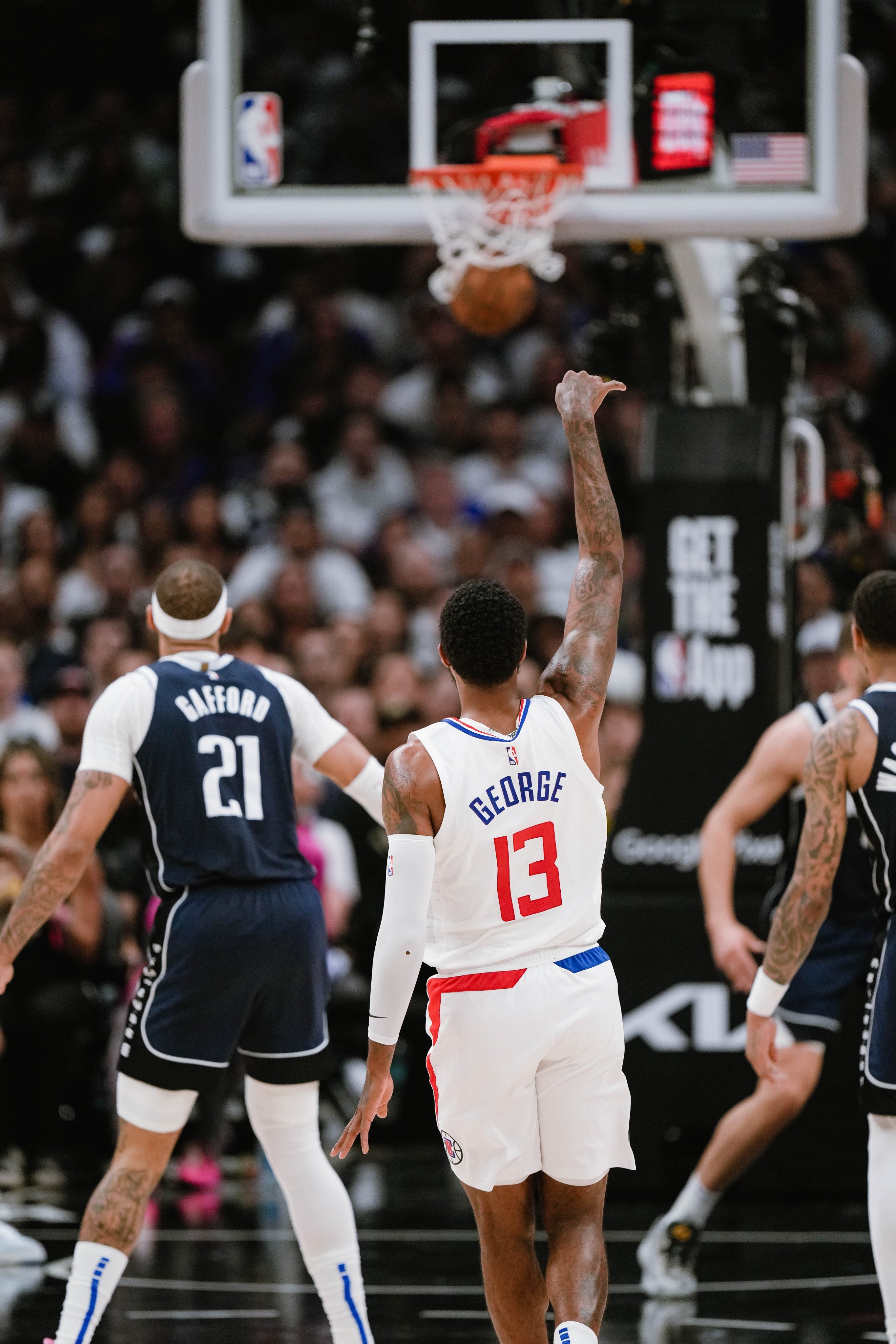 魔术轻取雄鹿,东契奇统治全场 魔术轻取雄鹿,东契奇统治全场