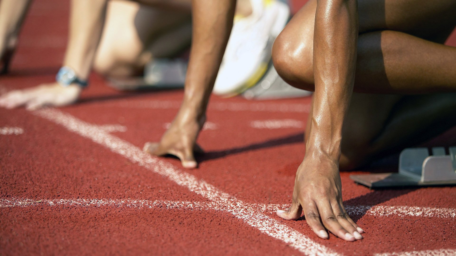 致命寒光划破雨夜，炽热智利险渡难关，绿茵场上的一念天堂与一步之遥