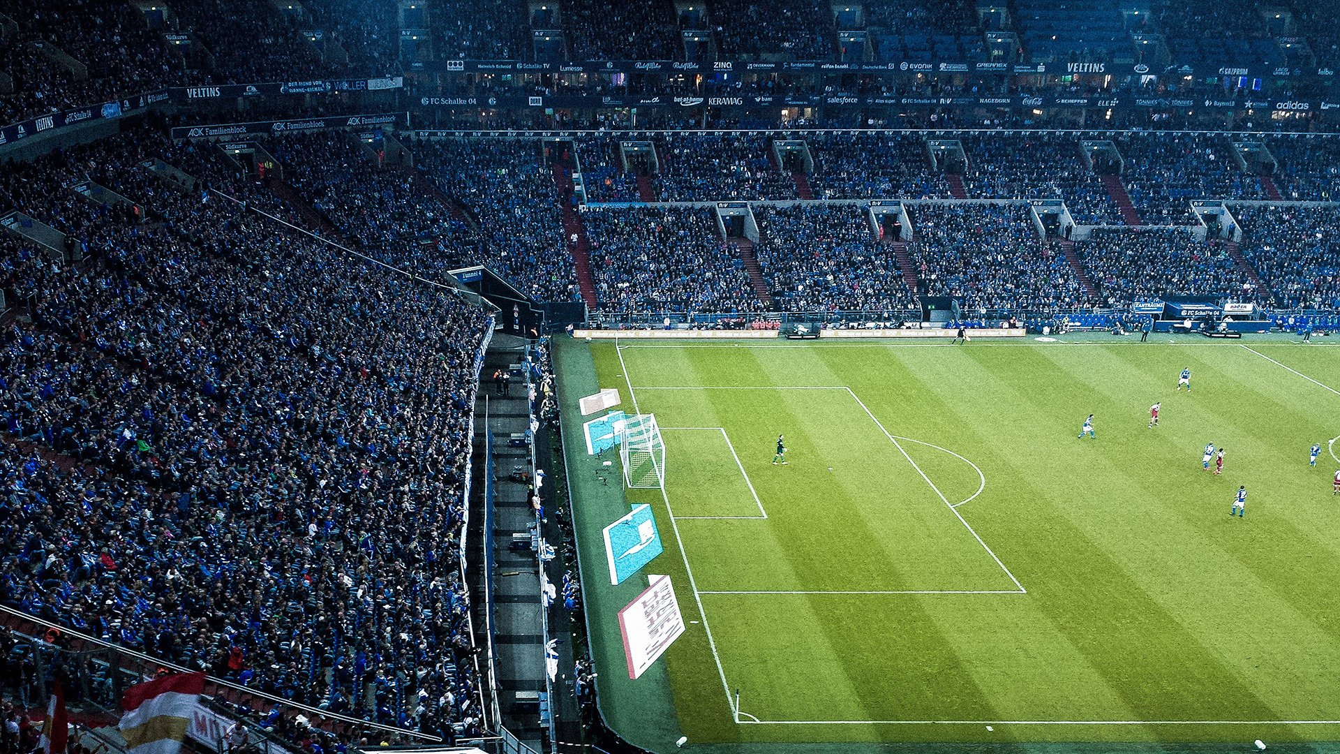 绿茵与球拍之间，钢铁意志永不熄